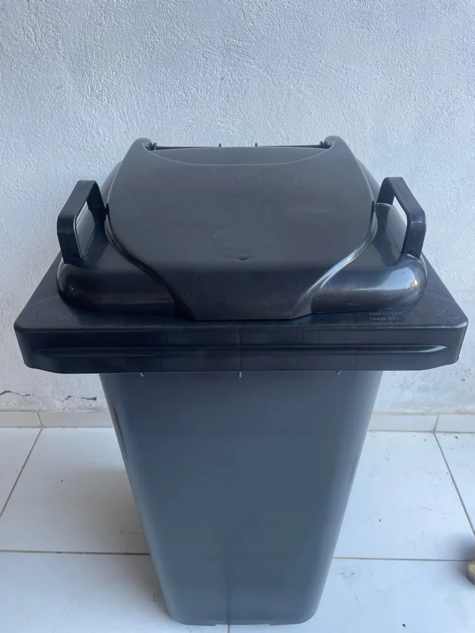 Vendo lixeira 