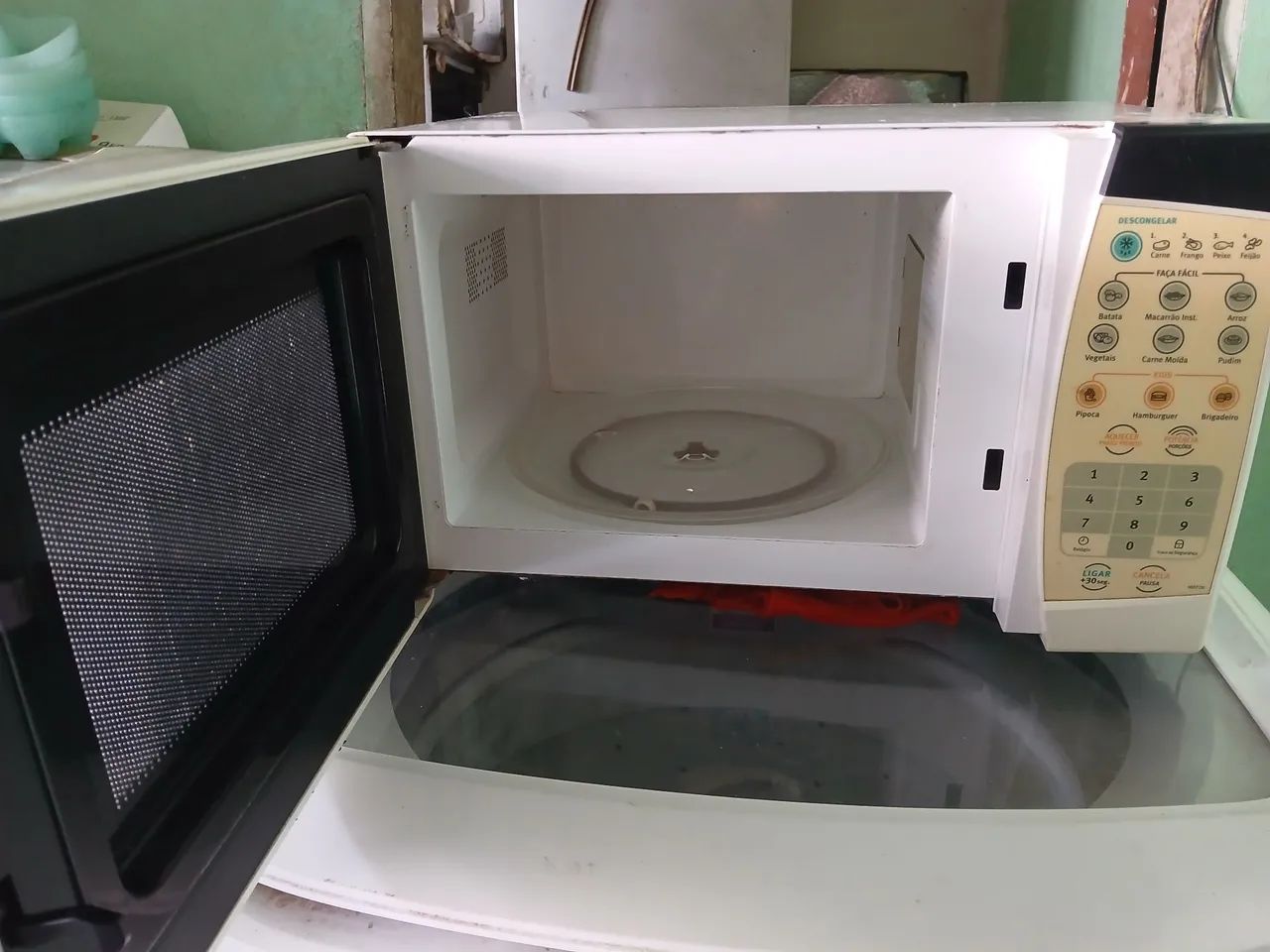 Micro-ondas Electroluxfuncionandoperfeitamentebem - Foto 2