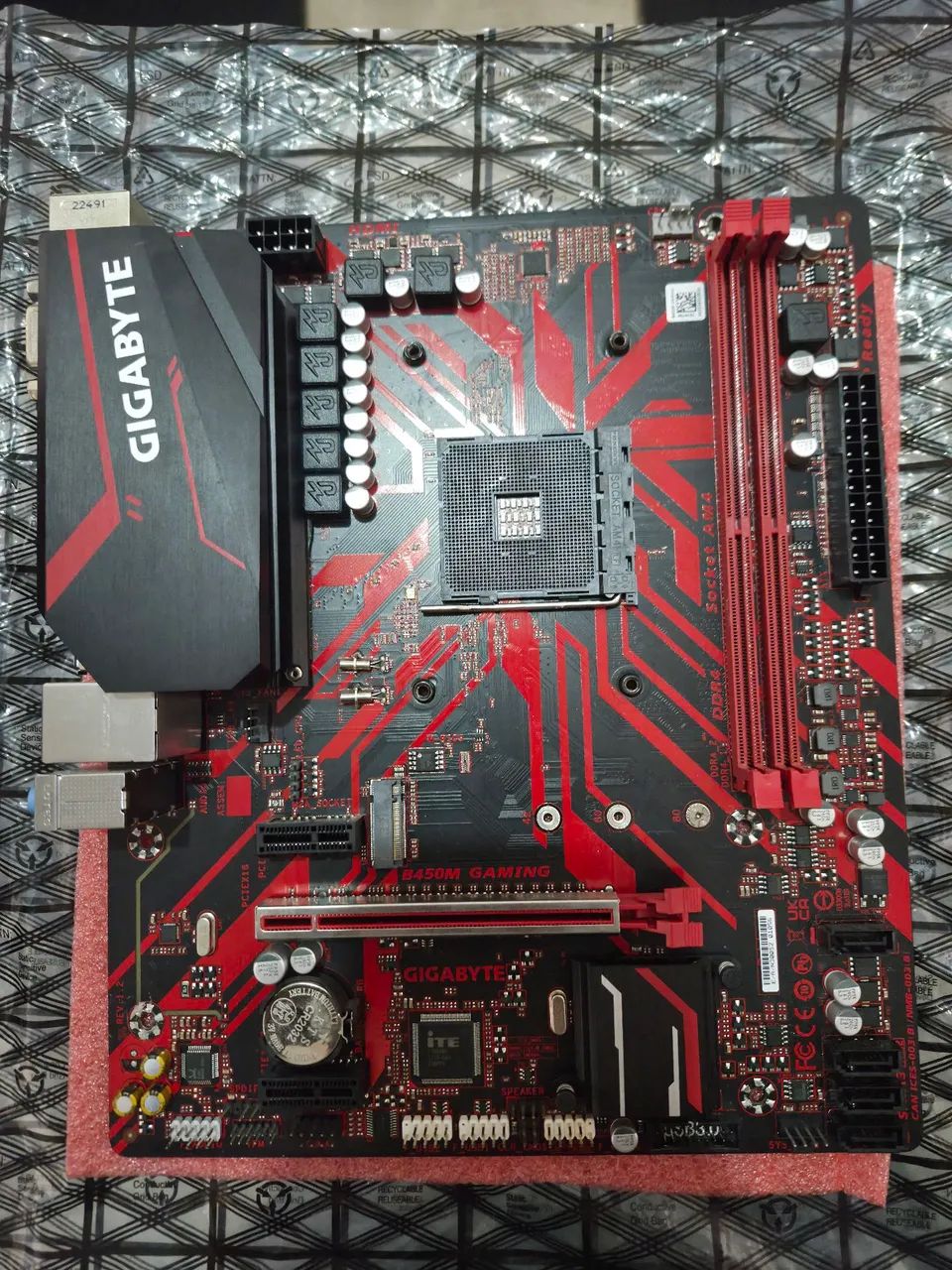 Placa-Mãe B450M GIGABYTE  - Foto 3