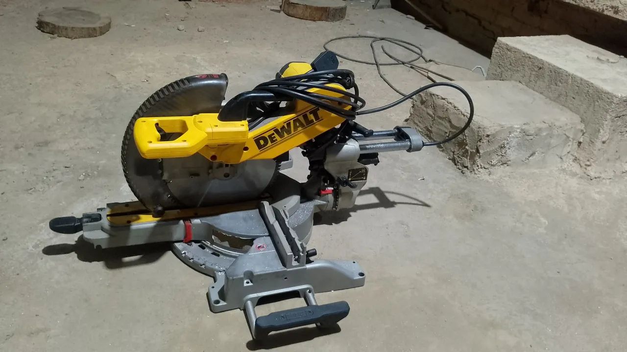 Serra Dewalt Dw780 12polegadas