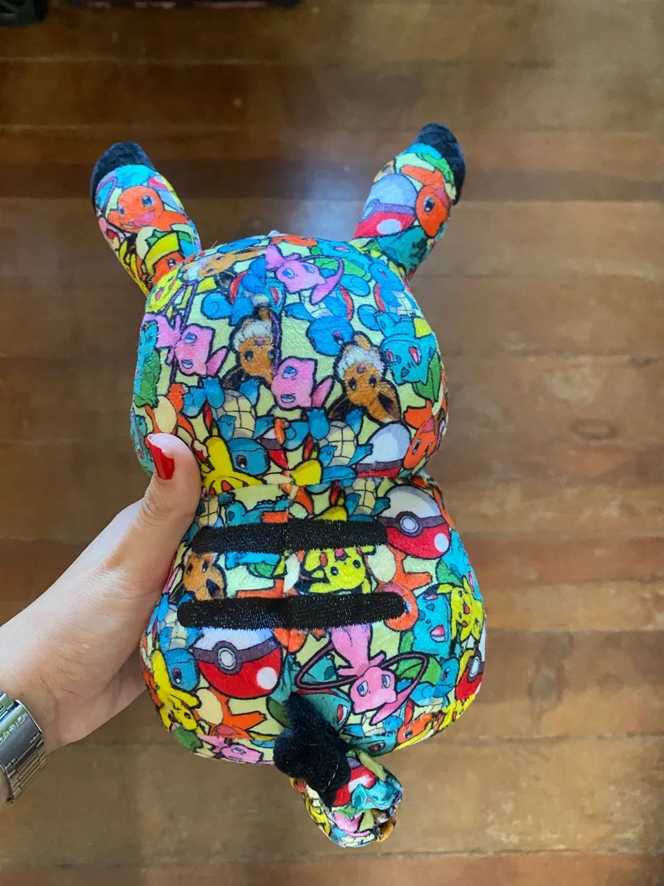 pelúcia do pikachu (modelo Graffiti Art / Collage)