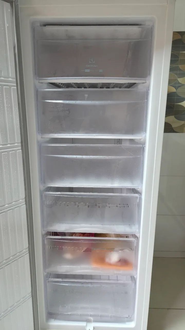 Freezer electrolux fe23 197 litros