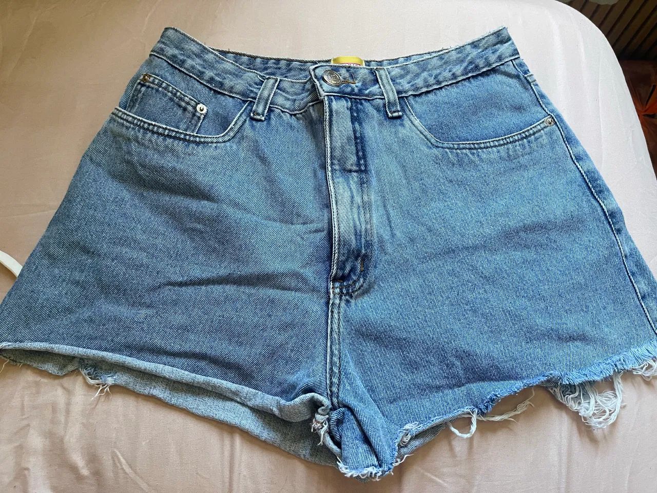 Short jeans