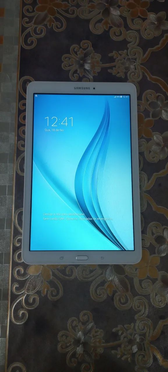 VENDO TABLET SAMSUNG GALAXY TAB E - BRANCO - Foto 4