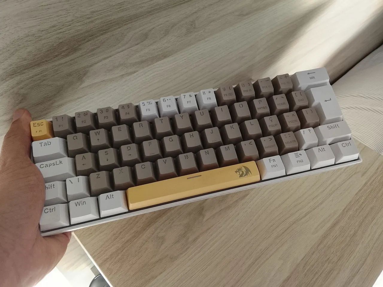 Teclado mecânico 60% Redragon Lakshmi