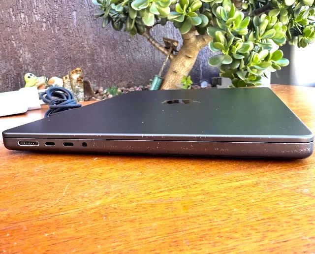 Macbook M3 PRO 14" Preto Espacial - Foto 2