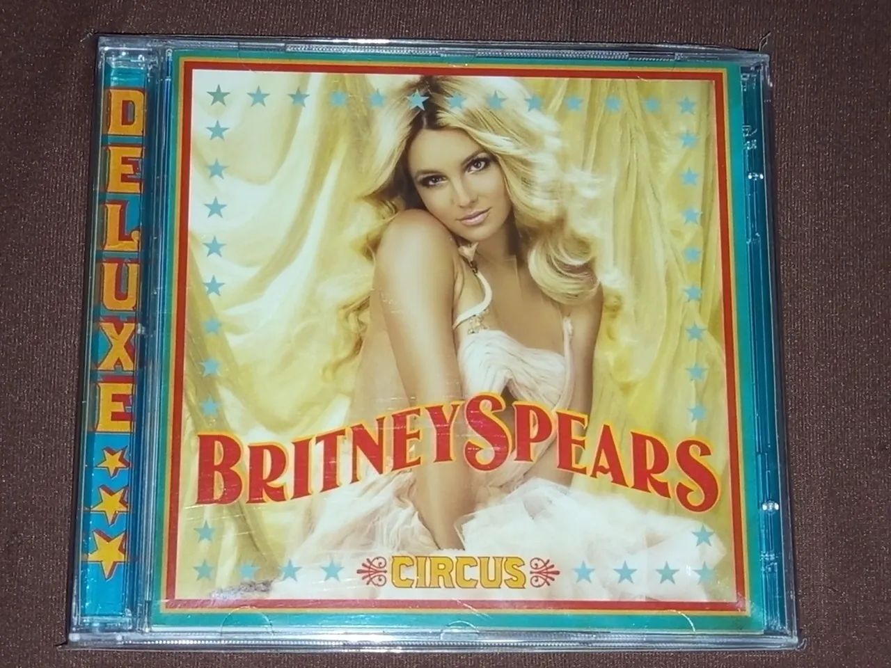 CD Britney Spears - Circus (16 faixas) (UK Reino Unido) - CDs