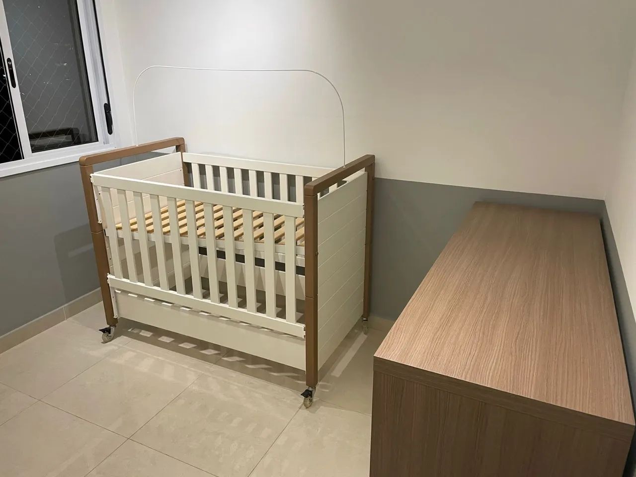 Berço e cômoda Quater Linha Nature Branco com Colchão - Foto 3