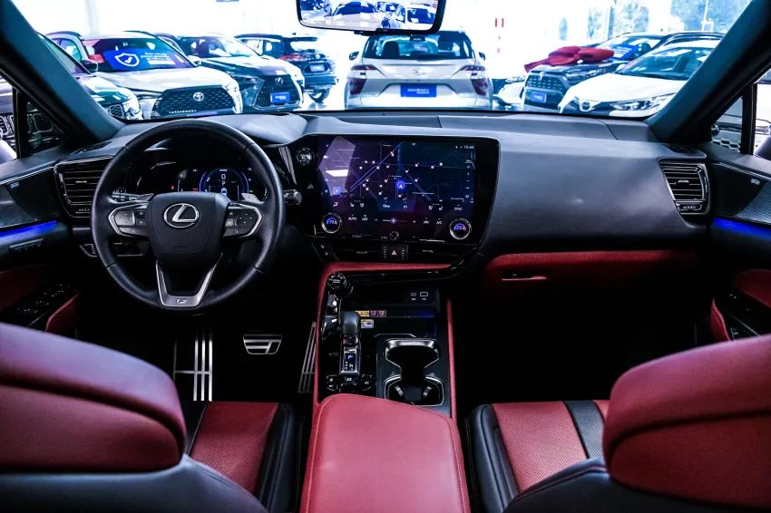 Lexus NX-350h F-sport 2.5 16V Aut. (hybrid), foto 13 de 19