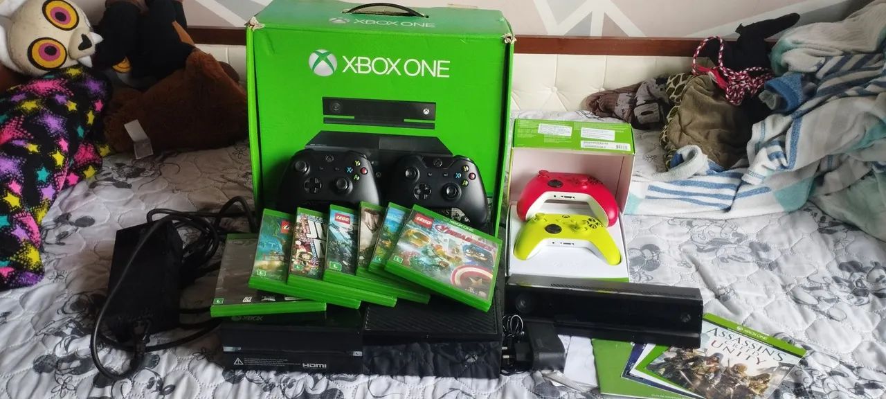 Xbox one usado com manual, Kinect, controles e jogos