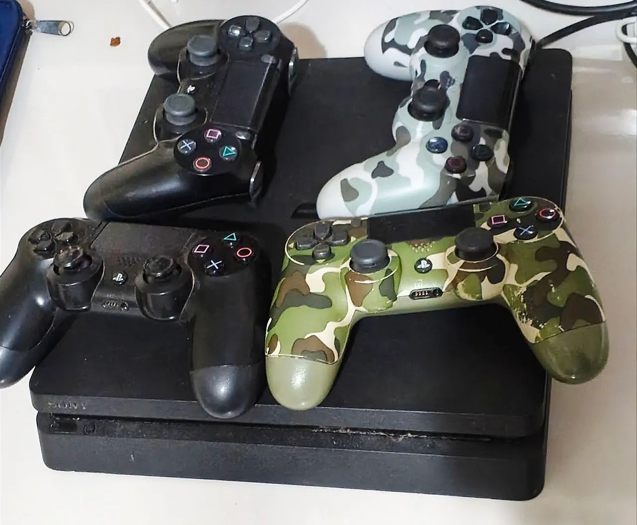 Playstation 4 slim 4 controles  - Foto 2