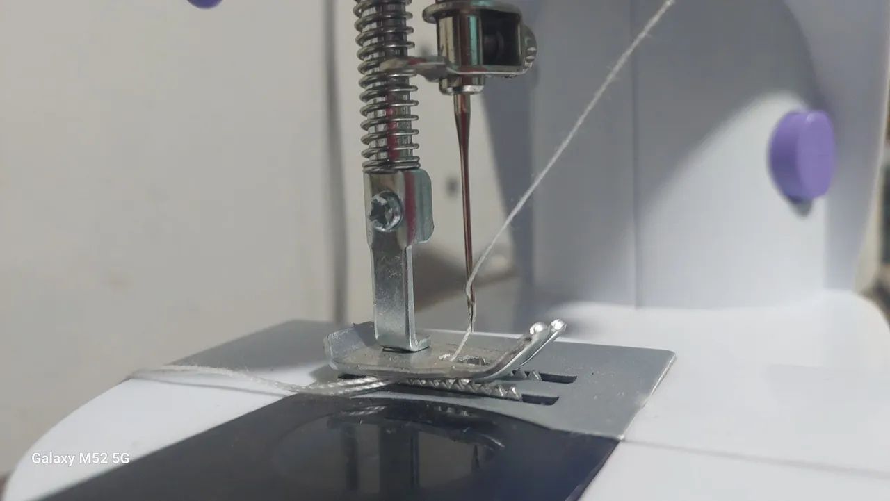 Máquina de costura  - Foto 3