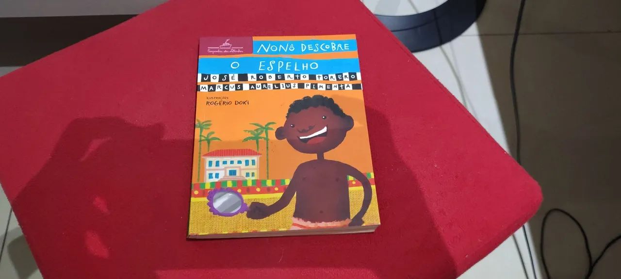Livro Nonô descobre o espelho 