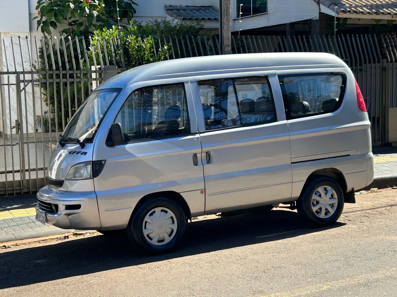 Hafei Towner Towner Passageiro 1.0 8V 48cv 7L 5p 2010