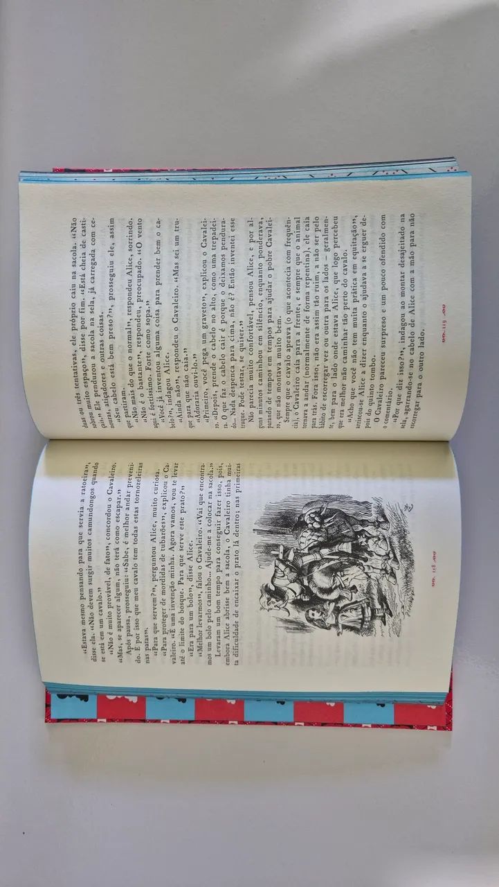 Livro Alice Através do Espelho (DarkSide) Capa Dura - Foto 4