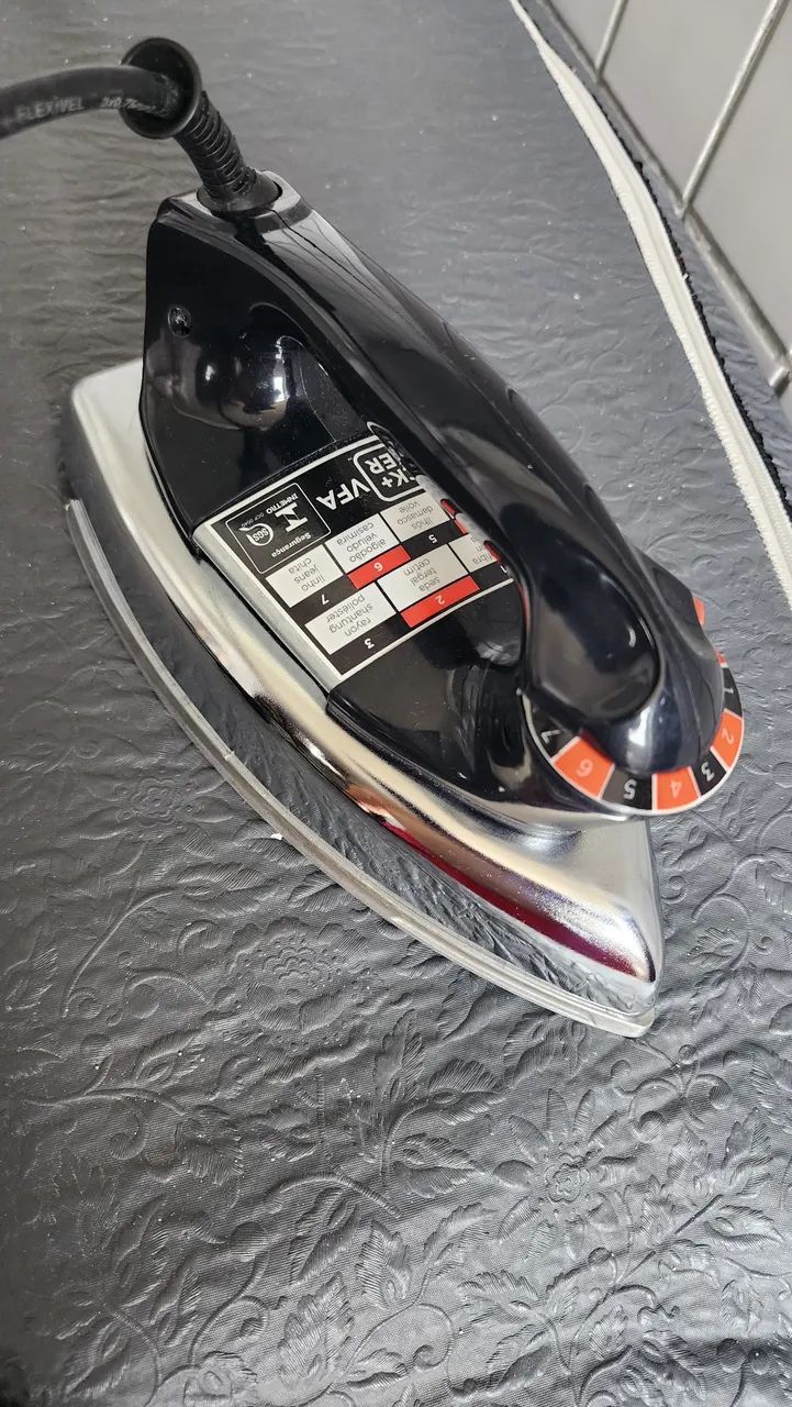 Ferro de passar roupa. - Foto 2