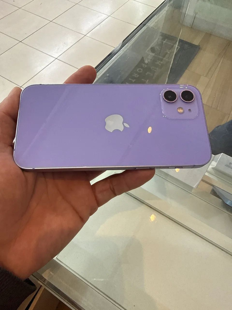 Iphone 12 64 gigas roxo - Bateria 75% com garantia  - Foto 5