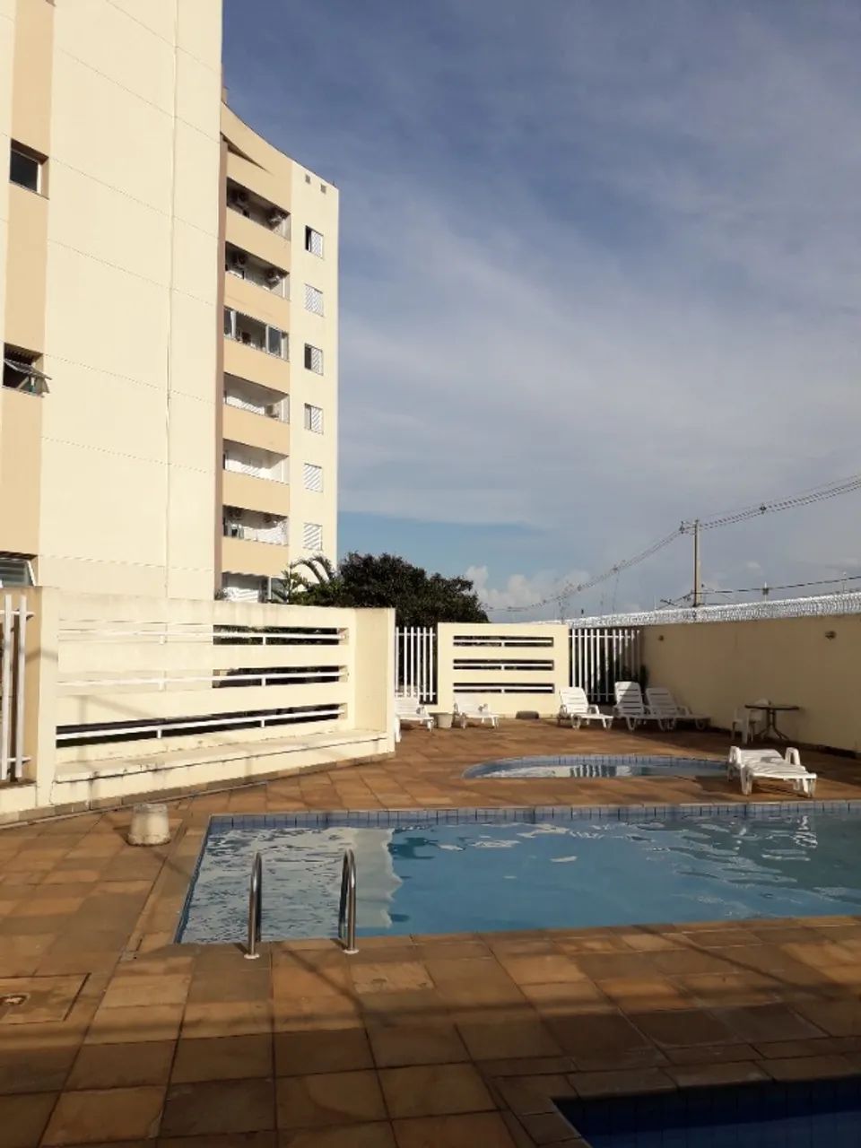 Alugo Apartamento no Edifício Mirante das Águas