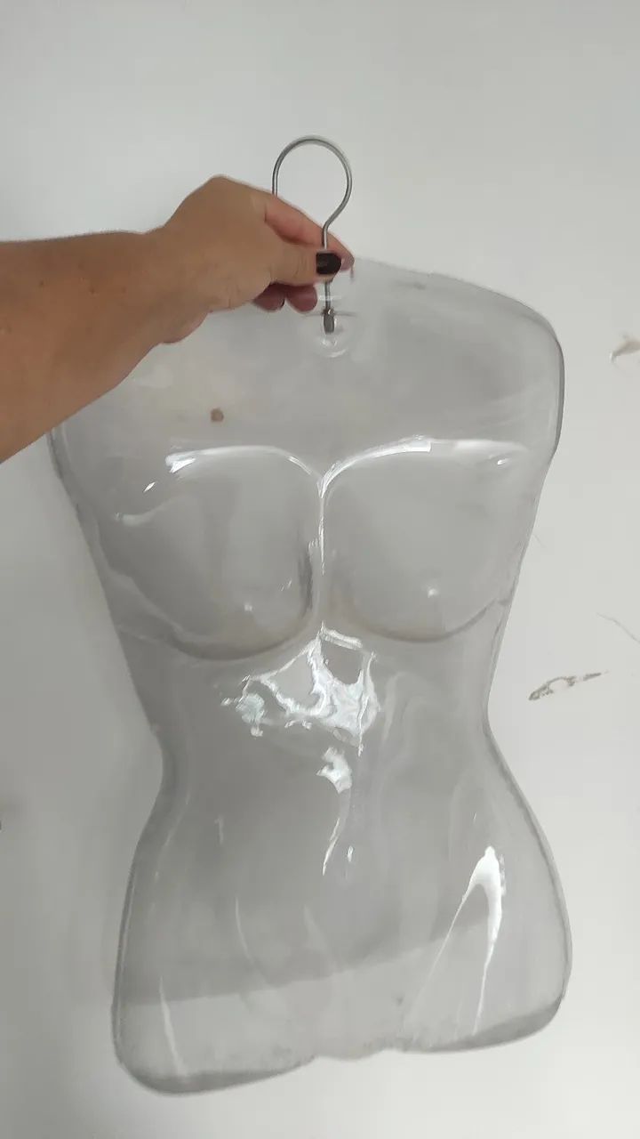 Cabide de corpo com material de pet. USADO. - Foto 2