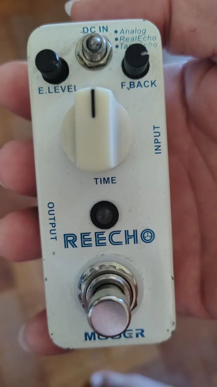 Pedal de delay com 3 delays diferentes 