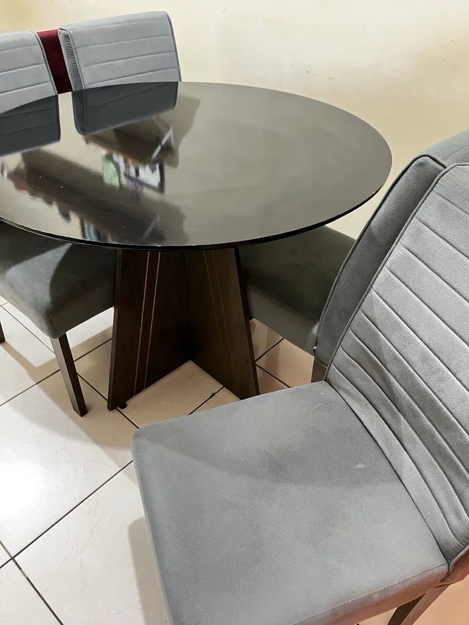 Mesa+4 cadeiras 