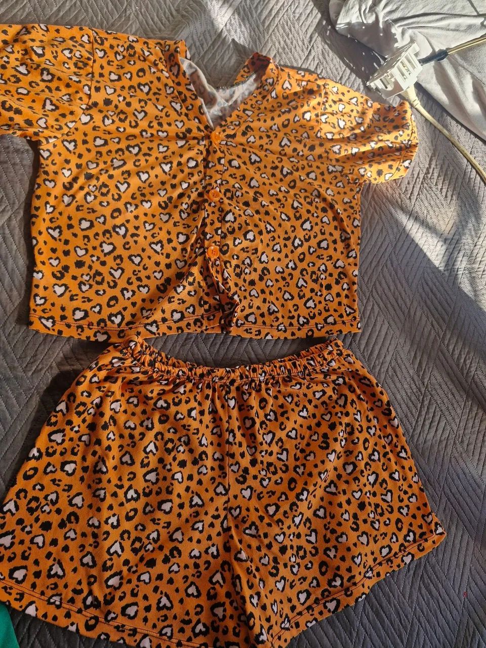 LOTE ROUPAS FEMININAS