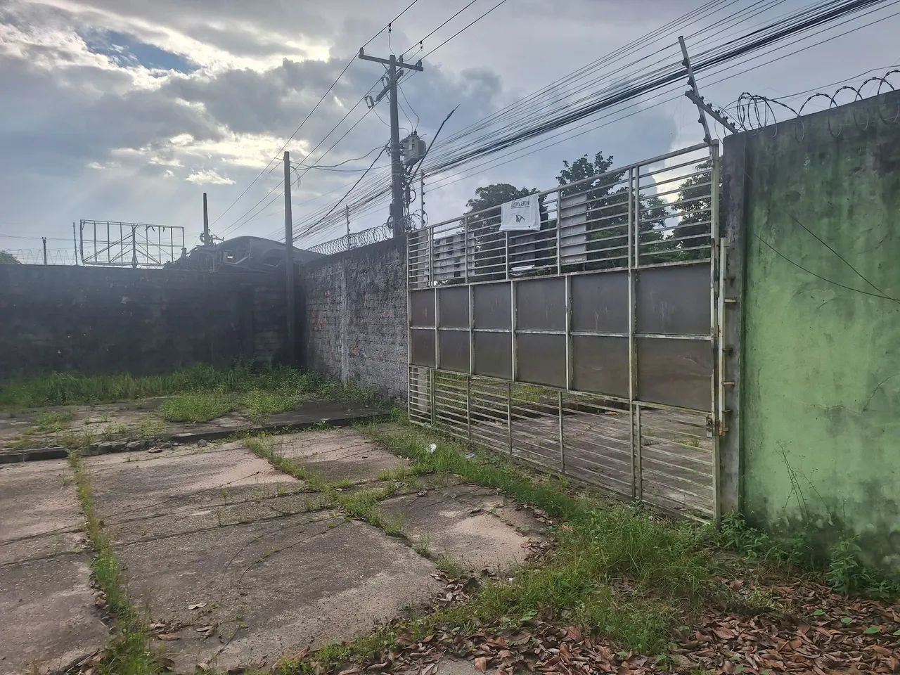 Terreno 20x80 com galpão 750m 2 aluguel 10 mil - Foto 2