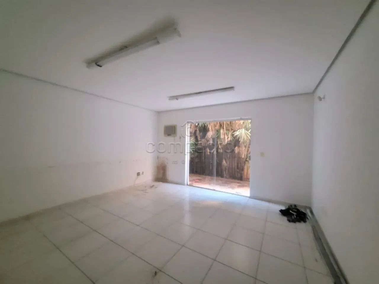 Comercial SalaLoja Condomínio em São José do Rio Preto