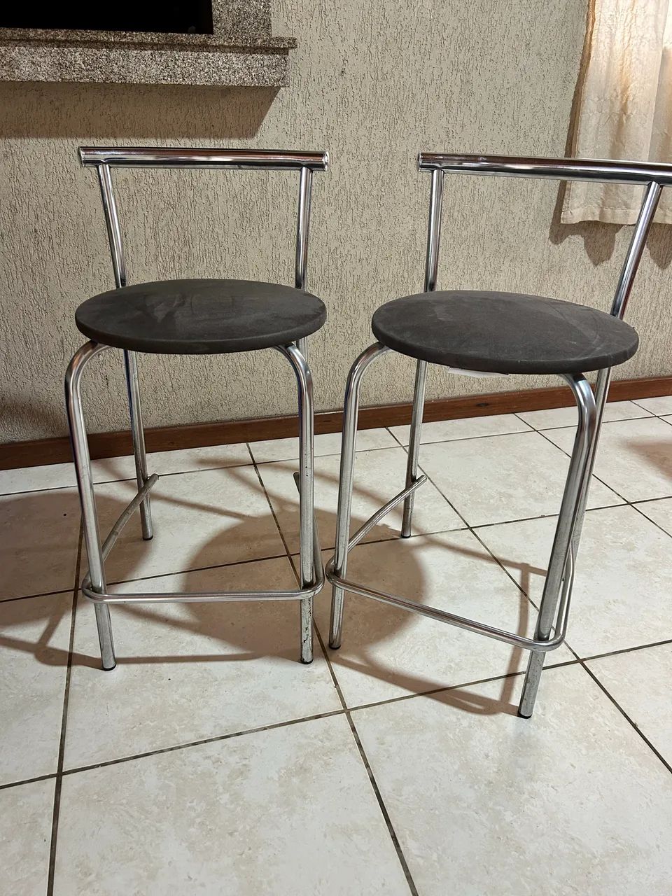 Duas banquetas 