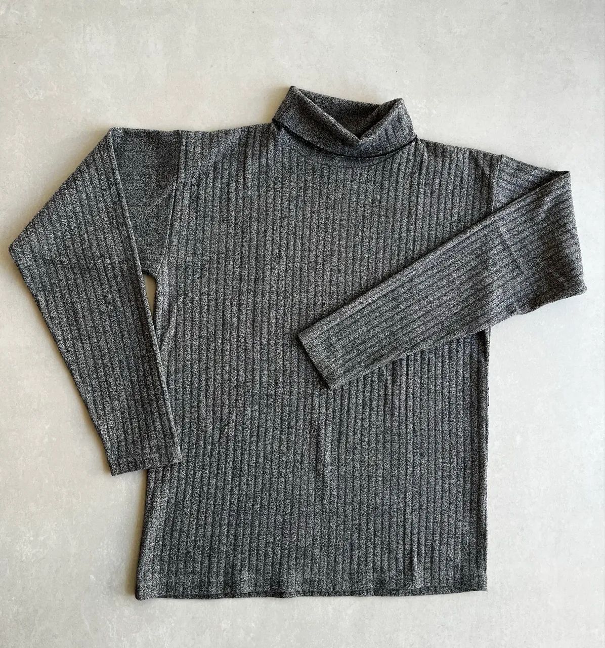 Blusa Ellus gola alta canelada cinza -  M