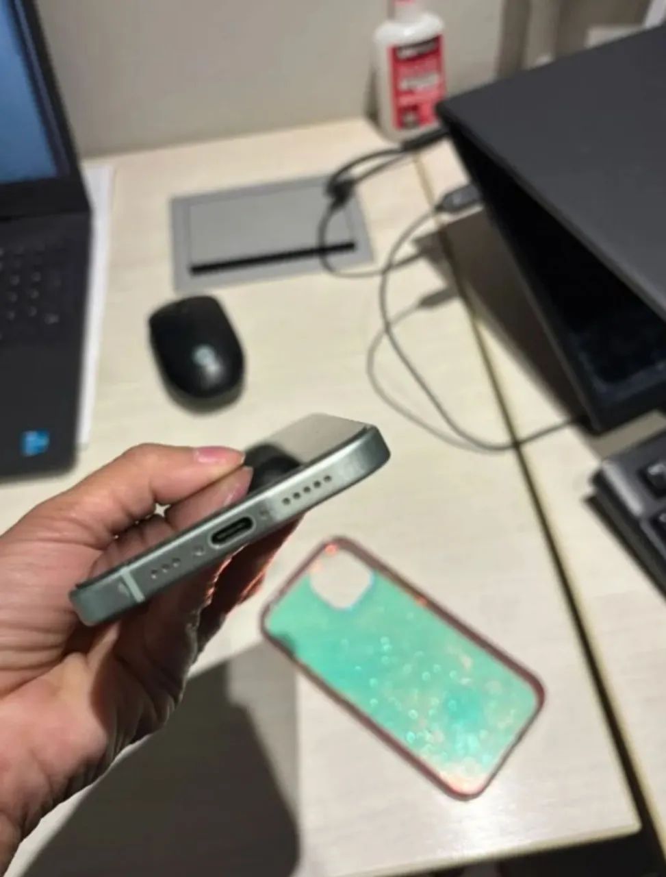 iPhone 15 verde 3.250 - Foto 2