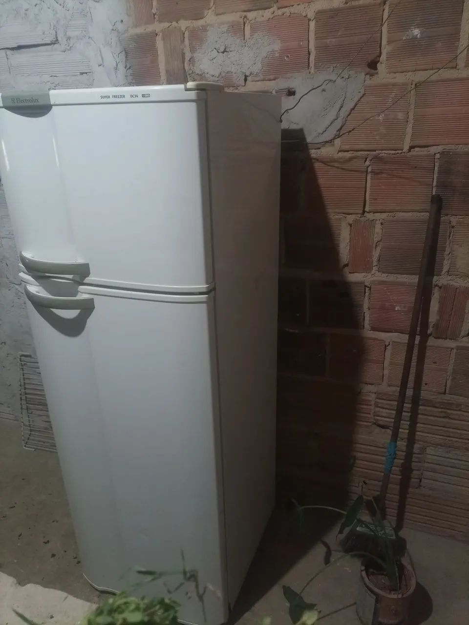 Vendo geladeira eletrolux funcionando  - Foto 5
