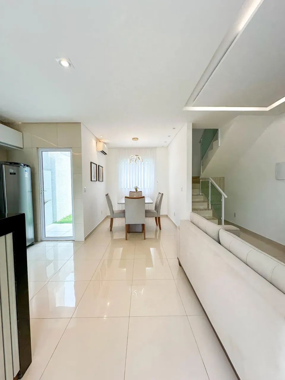 Casa Duplex a Venda em Condomínio Fechado no Eusébio | Arquitetura Sofisticada - Foto 4