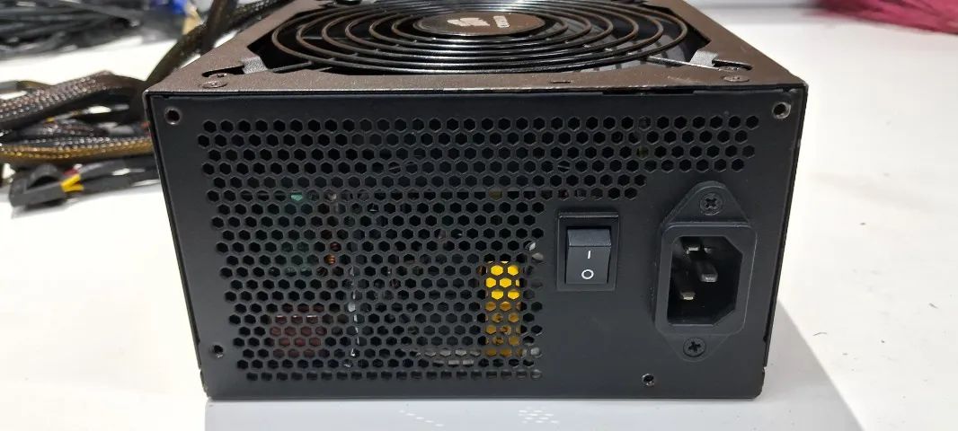 Fonte Corsair CX 750W, 80 Plus Bronze - Foto 3