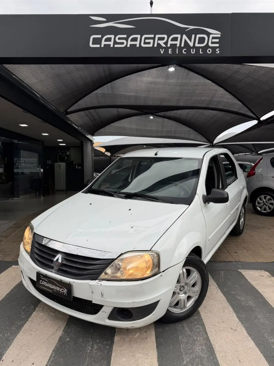 Renault Logan Expres./Exp. UP Hi-Flex 1.0 16V 4p, foto 2 de 18
