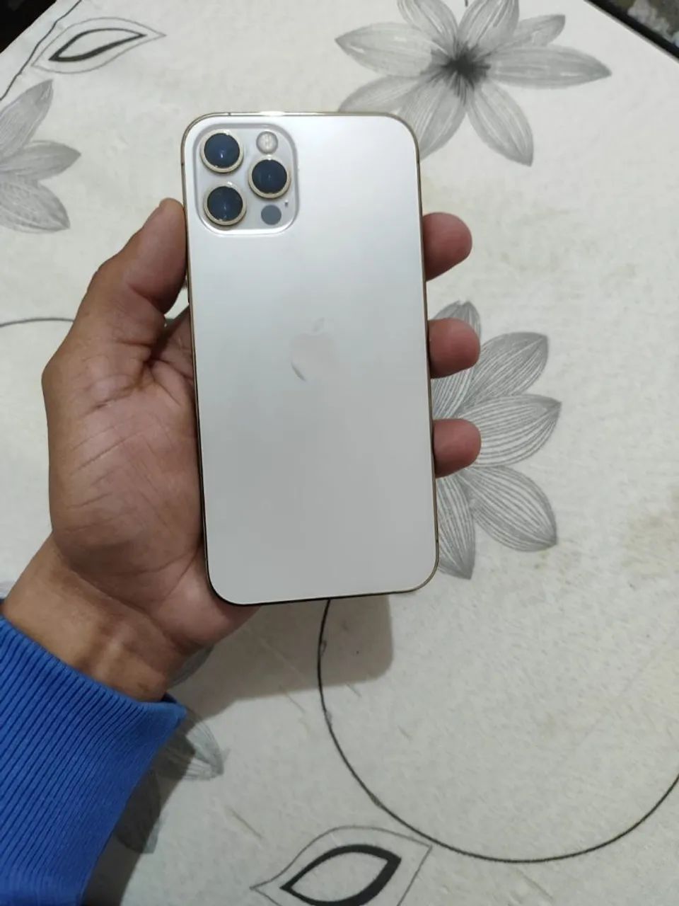 iPhone 12 pro max semi novo  - Foto 3