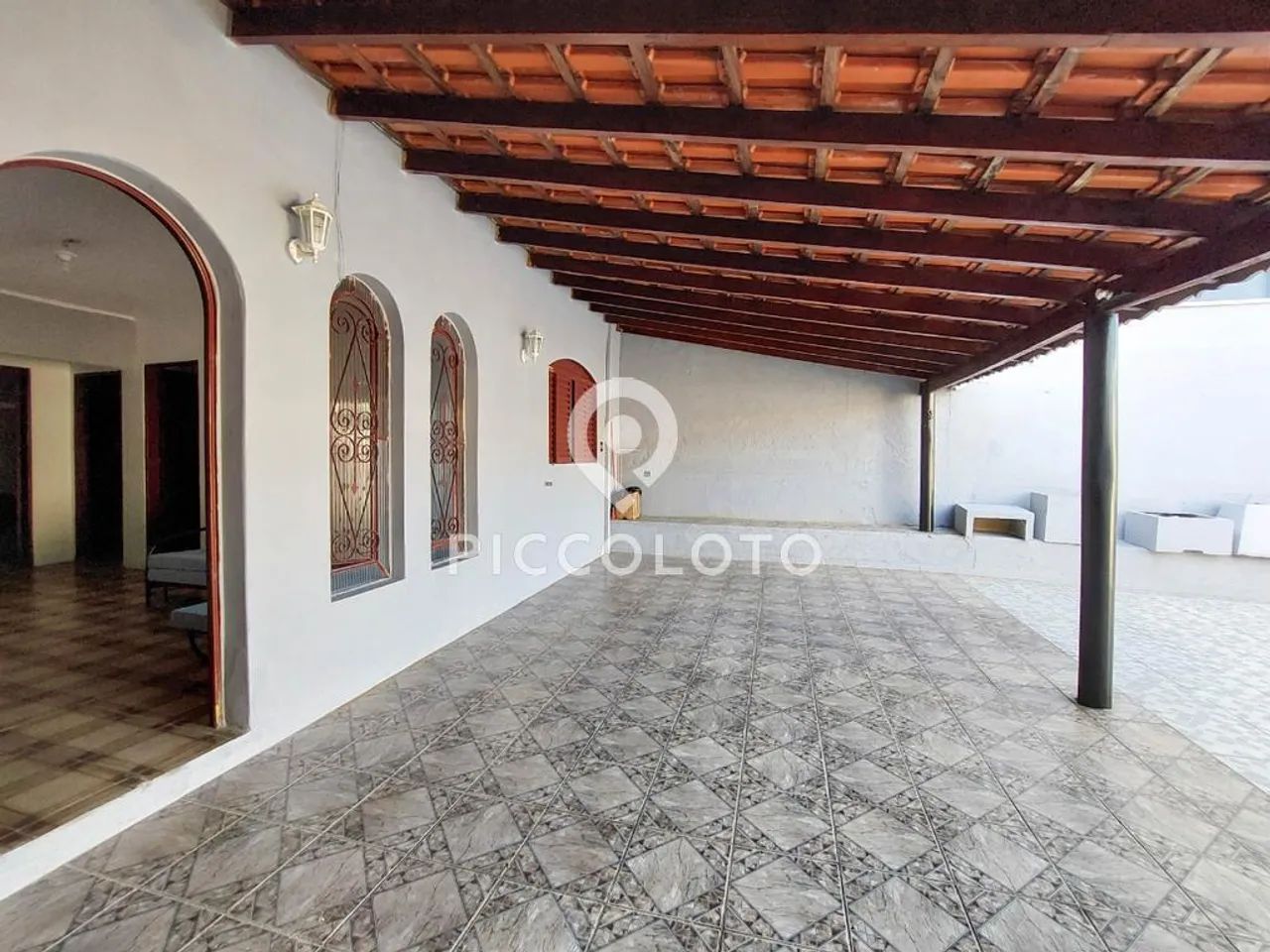 Casa à venda em Campinas, Jardim Yeda, com 3 quartos, com 250 m²