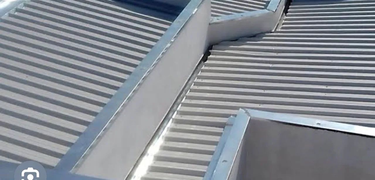 Contrato Calheiro experiência em calha e rufo - Foto 5