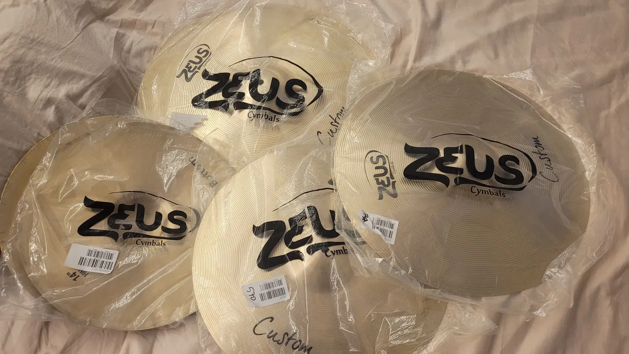 zeus custom 18