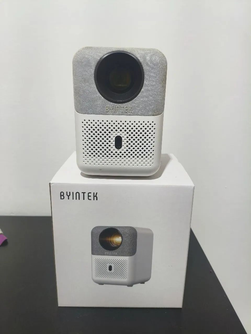 Projetor byintek love u4
