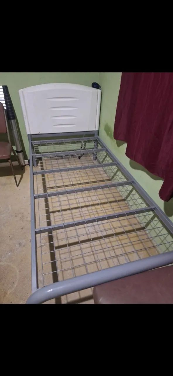 Cama de Ferro Solteiro 