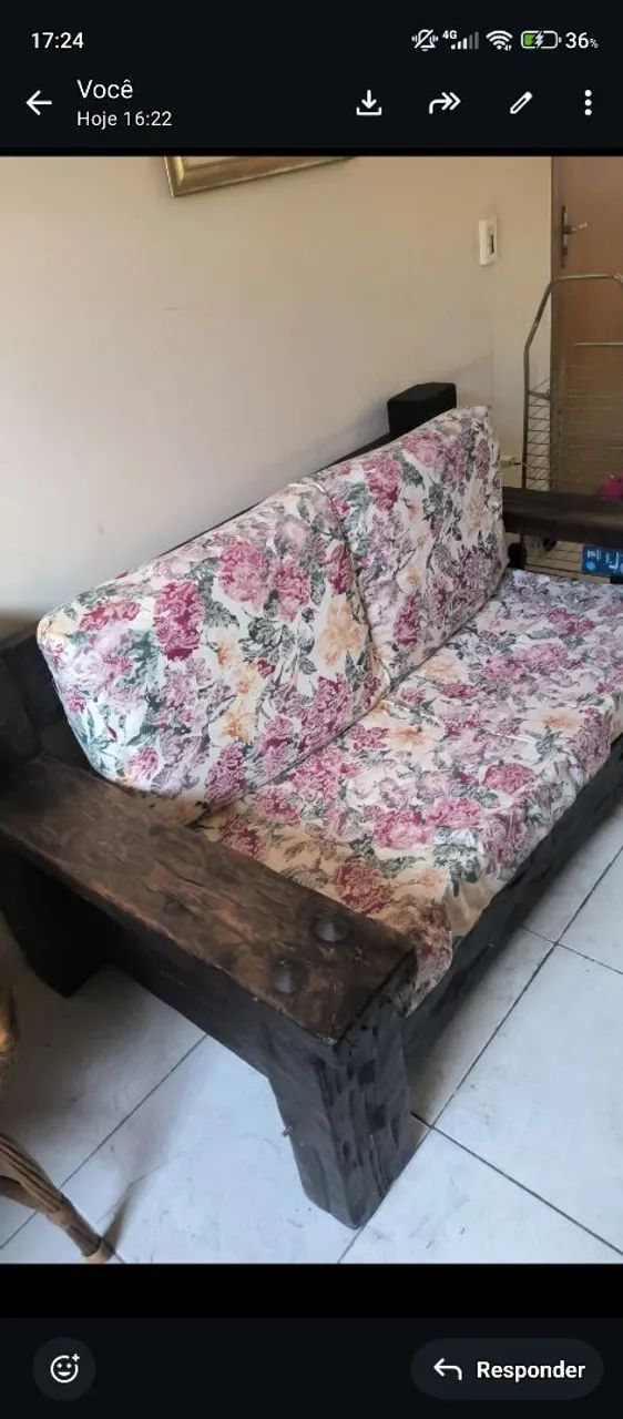 Sofá rústico madeira trilho de trem com almofadas - Foto 3