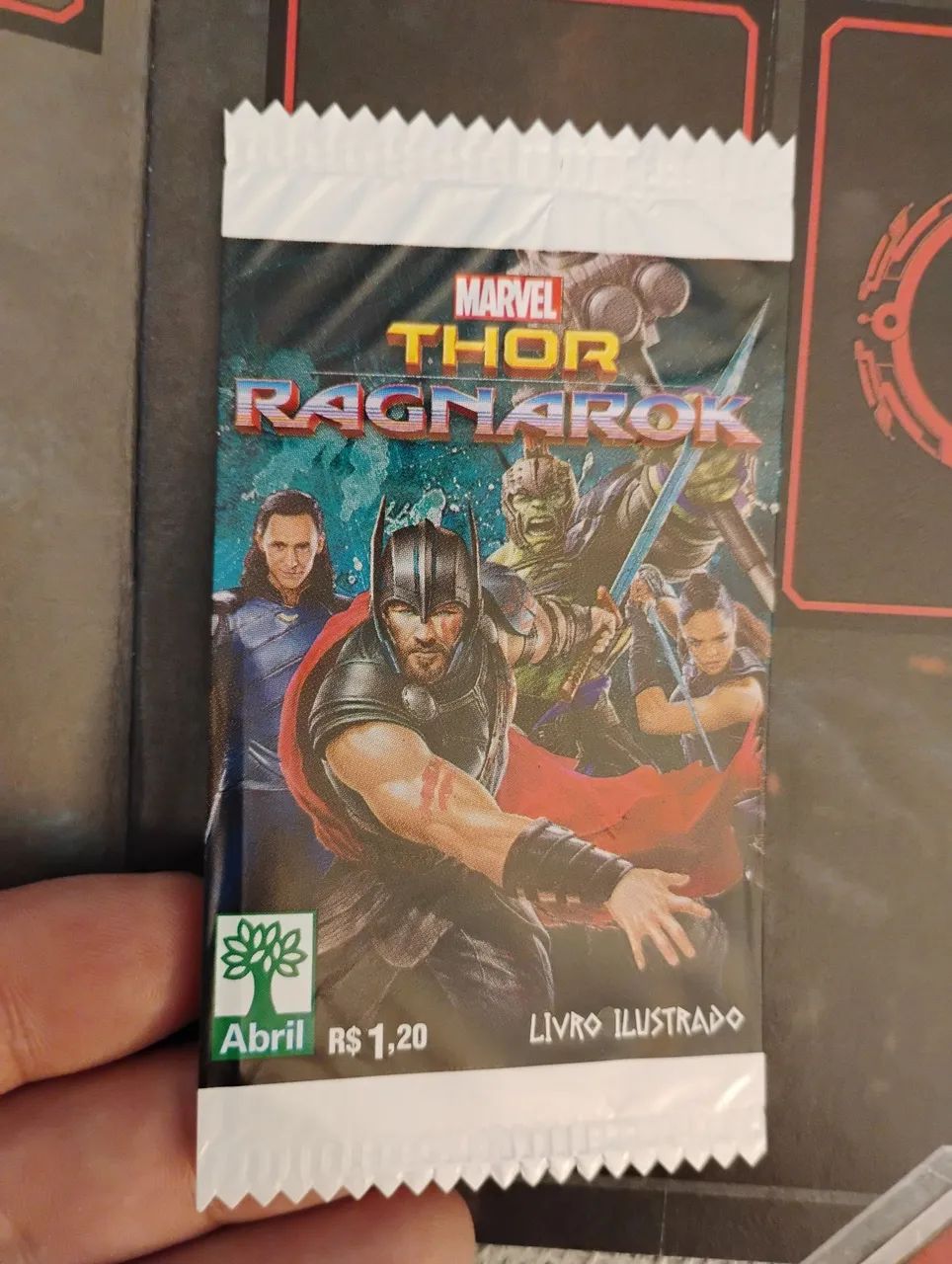 ÁLBUM DE FIGURINHAS THOR: RAGNAROK COMPLETO (2017) ABRIL  - Foto 4