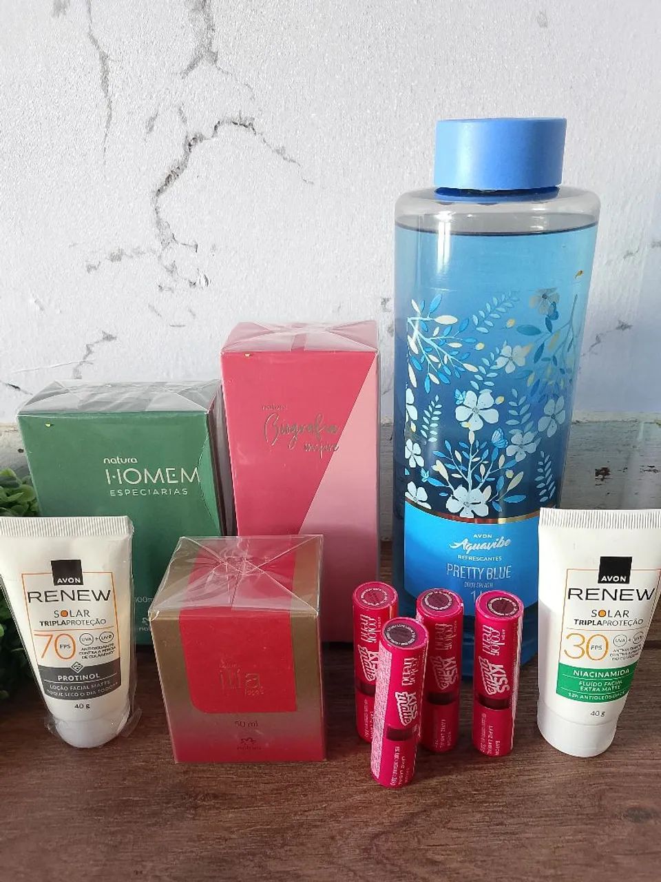 Vendo produtos Avon e Natura, valores por produtos.... 