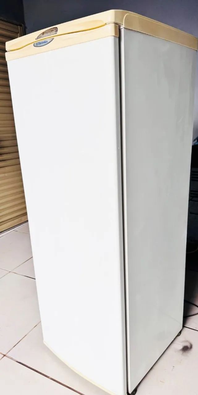 Refrigerador Electrolux 280 litros <br>220W