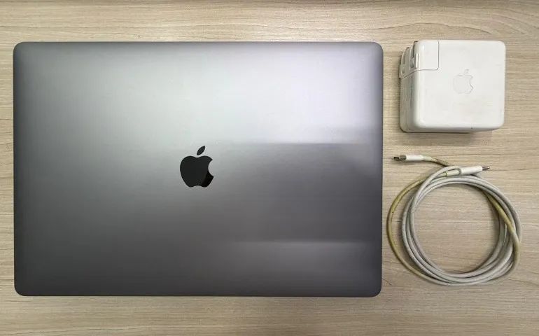 MacBook Pro 2019 15インチ i9 / 32GB / 1TB MacBook Pro 15? 2019 i9 2.4GHz | 32GB | SSD 1TB | Impecável