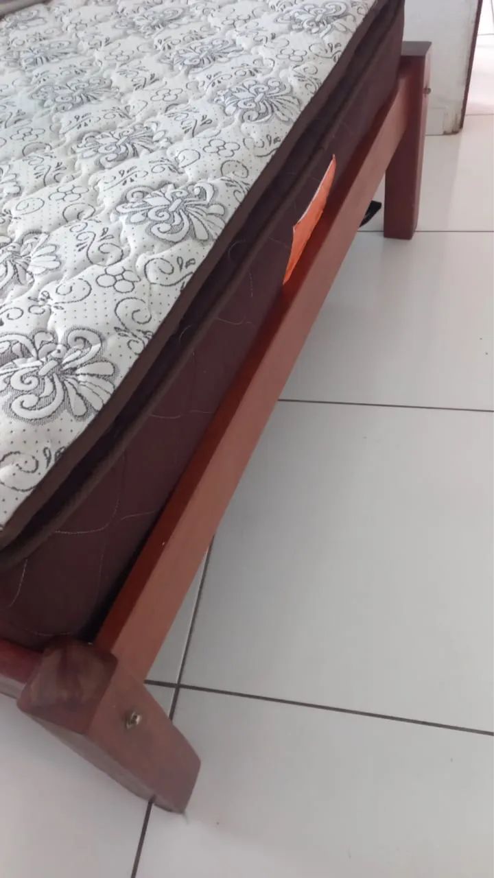 Pra vender logo: Cama de casal em madeira  - Foto 2