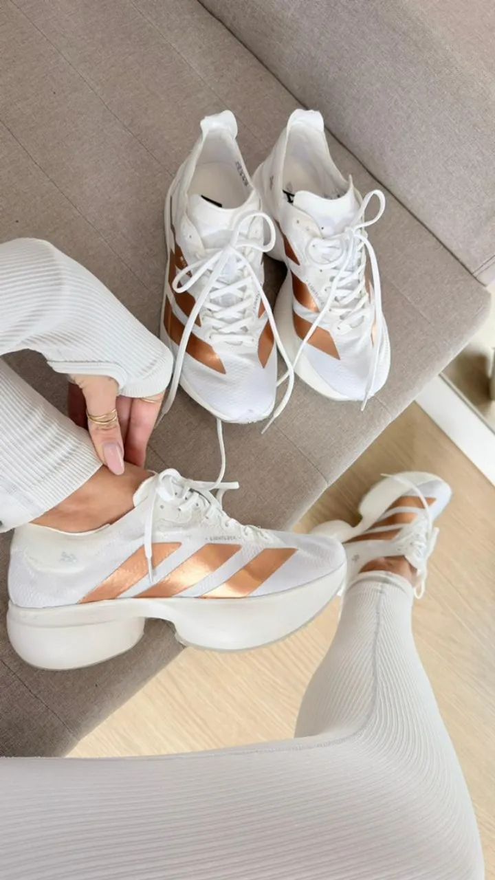 Adidas Adizero Adios Pro 4 Off/White/Bronze Feminino - Disponível