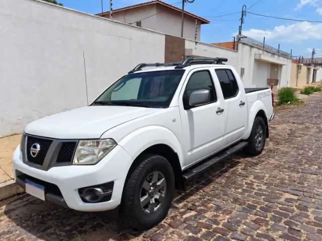 Nissan Frontier SV AT.CD 4X4 2.5 TB DIESEL MEC. 2014