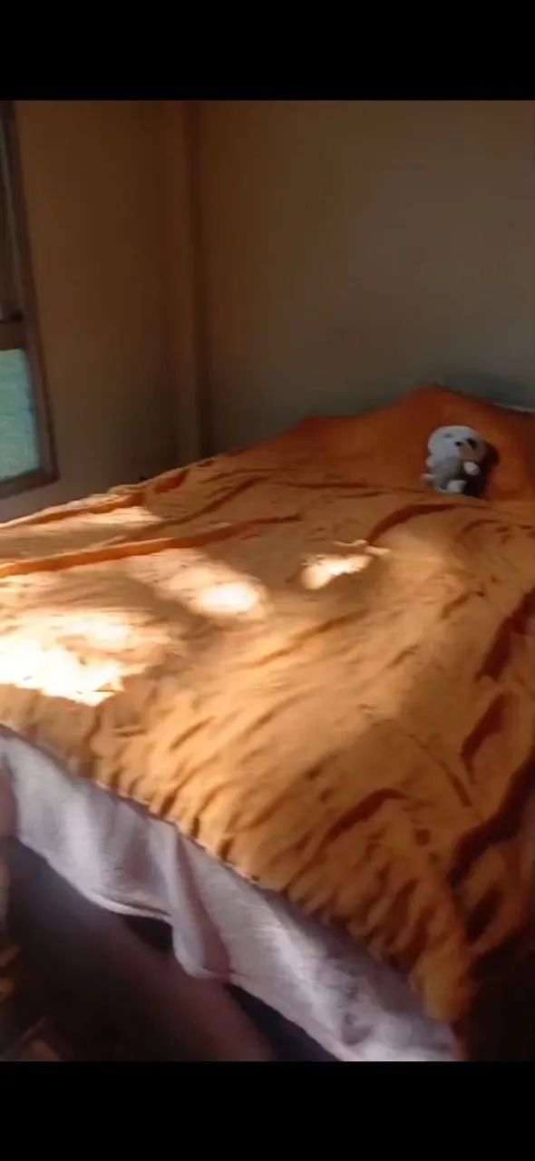 Alugo quarto Amplo para moças que trabalha ou estuda.Entrada Setembro 